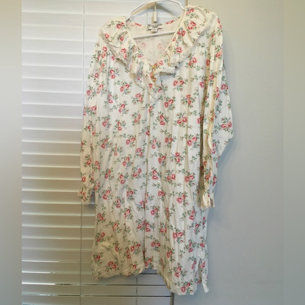 Vintage floral Nightgown